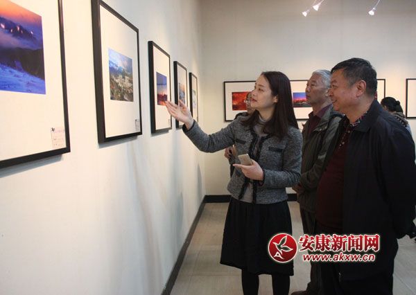 ���ذ����顤��̬��������Ӱչ�����п�Ļ