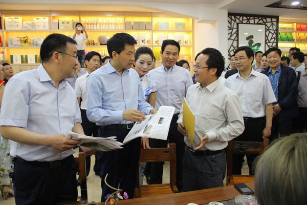 ˿���ῪĻǰ ����ǩԼ166��Ԫ�ص���Ŀ