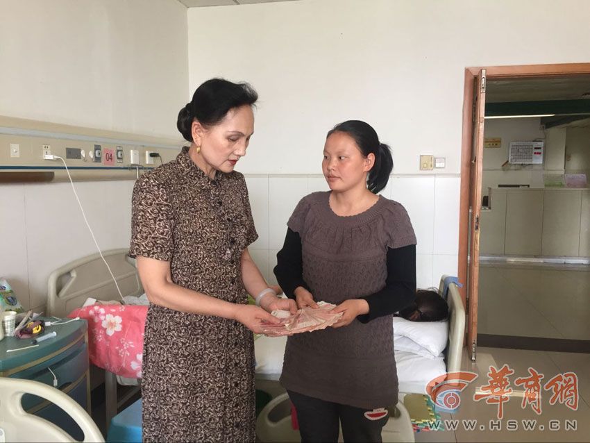 ����С�޳�����54�� ƨ���ϵ����ӷ賤����ͷ����