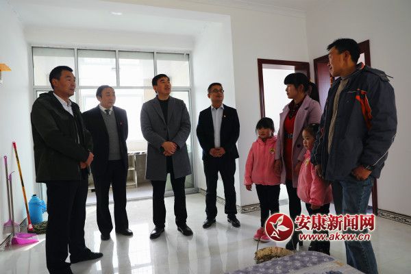 2.��������Ķ����ƶ�������а�Ǩ��ס�����ӣ����ϵ������쵼�������ŷ׷�����ƶ���������߷��˽������_meitu_1.j