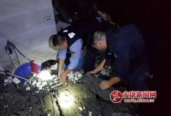 ��Ԯһ��  Ѯ������˫���ٳ�����Ⱥ��