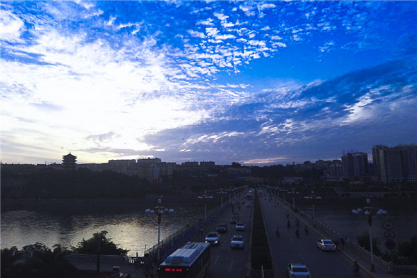 ���ޣ����������ĳ��е�·