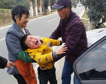 ���ض�ͯ��ĸ�׷��� �޺���������������